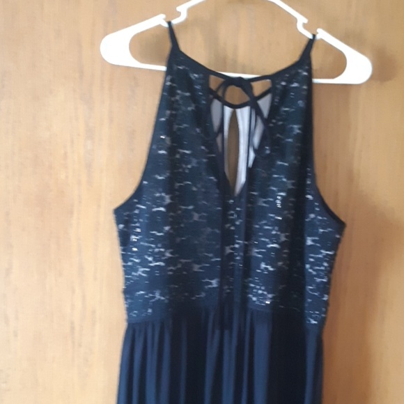 Long dress - Picture 2 of 3